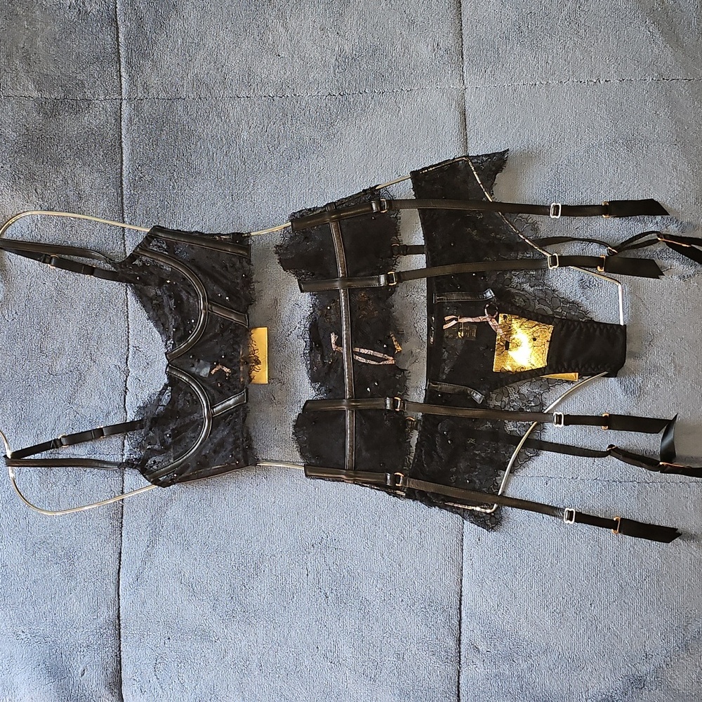 Adara Suspender - Picture 12 of 16